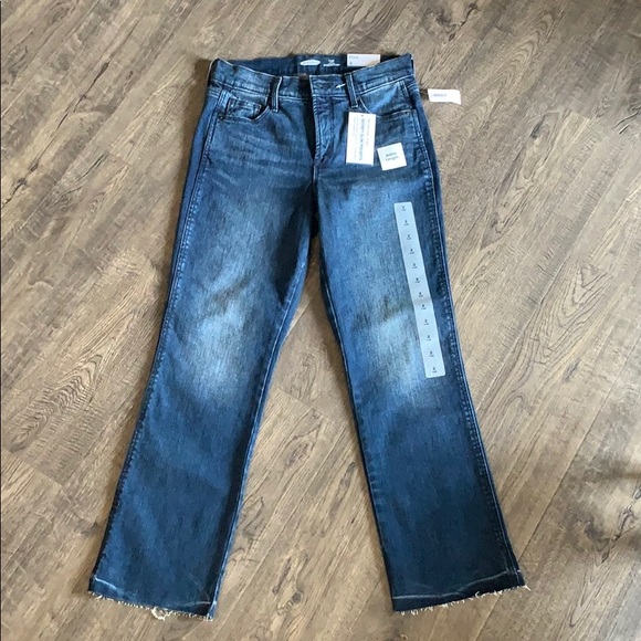 🥰 2/$25 Old Navy high rise ankle flare - Picture 3 of 5